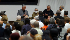 Asiste Raúl a última jornada del décimo periodo ordinario de sesiones de la novena legislatura de la Asamblea Nacional