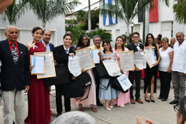 Efectúa la Facultad de Humanidades su acto de graduación