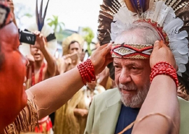 Lula visita Campamento Tierra Libre que reúne a indígenas en Brasilia