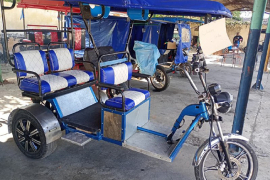 Triciclos y ciclomotores eléctricos alivian movilidad en Santiago de Cuba