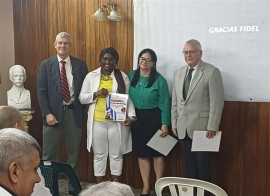 Regresa a Cuba desde Guatemala grupo de colaboradores de la salud (+Fotos)