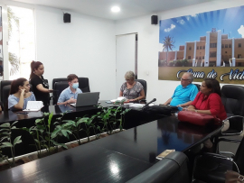 Poner la comunicación con el pueblo en primer lugar