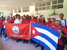 Intercambios de delegación de Santiago de Cuba al congreso cederista