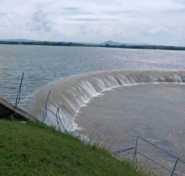 El agua llegó a Santiago con nombres de mujer
