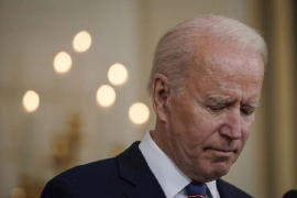 Biden llega a Londres camino a Lituania para cumbre de la OTAN