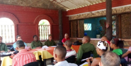 Evalúan autoridades provinciales preparación para la zafra en central Paquito Rosales