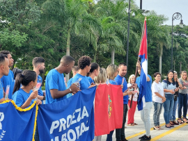 Abanderan a jóvenes de la Fiscalía General de la República