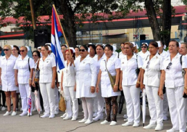 Felicita presidente de Cuba a profesionales de enfermería en su día