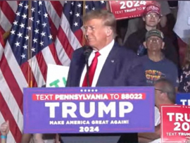Trump sigue su campaña en EEUU pese a todo