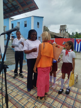 Unos 153 000 estudiantes acudieron este martes a las escuelas de Santiago de Cuba