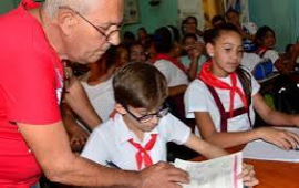 Más de 3 200 jubilados fortalecen el claustro universitario en Cuba