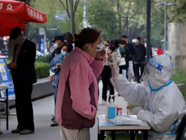 China suma 10 mil 815 casos de Covid-19