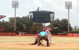 Avispas debajo en play-off con los Toros