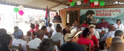 Mirada profunda al trabajo de los campesinos en cooperativa Antonio Guiteras de San Luis