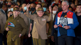Raúl Castro con la adarga al brazo
