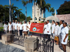 Rinden tributo a Fidel Castro profesionales de la Salud en Santiago de Cuba