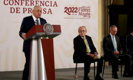 Lamenta AMLO que Biden ceda ante chantajes de grupos de interés