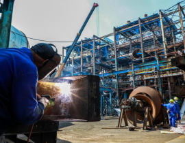 En Santa Cruz y en Cienfuegos trabajan sin descanso para sumar potencia al Sistema Eléctrico