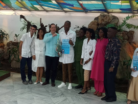 Graduación médica santiaguera rinde homenaje al centenario de Fidel Castro