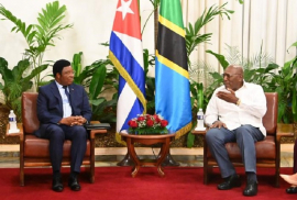 En Cuba primer ministro de Tanzania