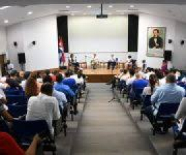 Asistió presidente cubano a la constitución del Comité de Innovación Juvenil