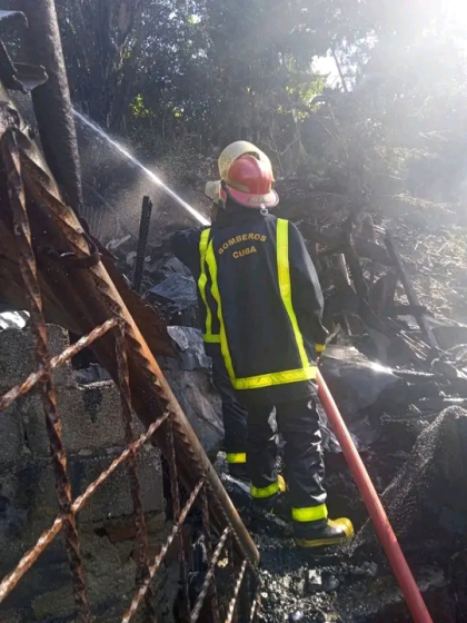 Sofocado incendio en Vista Hermosa