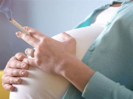 Fumar es una forma de dañar a los hijos