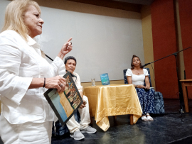 Departen lectores con Reinaldo Cedeño sobre “¡Apunten!”