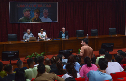 Suma UJC su voz al debate del Programa de Gobierno