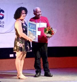 Gran Premio del “Lloga In memoriam” para Dianelis Remedios, de Radio Angulo en Holguín