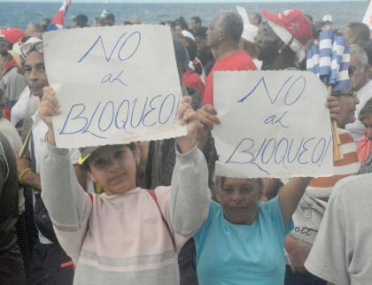 Nuevas propuestas de leyes para asfixiar a Cuba