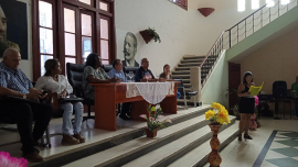 En los barrios, trabajar diferente con los recursos disponibles