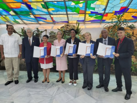 Entregan premios de la Academia de Ciencias de Cuba