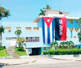 Con tributos de labor va la fiesta