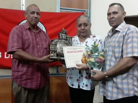 Entregan Premio del Barrio a Radio Mambí