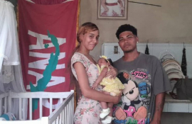 Campesinos santiagueros agasajan a recién nacida con canastilla