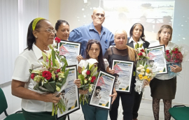 “A los jóvenes, que continúen su preparación”