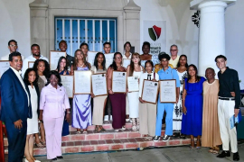 Realiza Universidad de Oriente graduación 73 dedicada al centenario de Fidel Castro