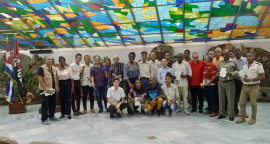 Reconocen a padres "Con el esfuerzo de todos"