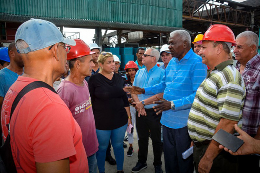 Esteban Lazo instó en Holguín a incrementar producciones locales