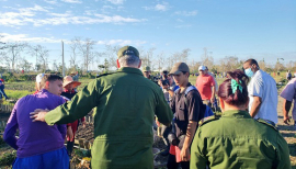 Presidente de Cuba visita provincia más afectada por huracán