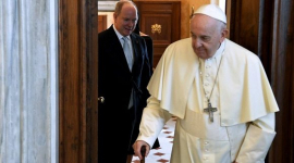 Papa Francisco viaja a Canadá en busca de la reconciliación entre su iglesia y los indígenas