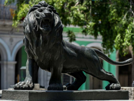 Las curiosidades de los Leones del Prado de Cuba