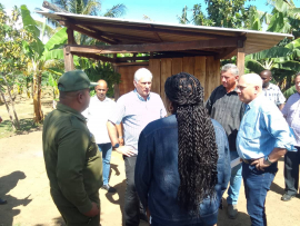 Díaz-Canel visita el municipio de Guamá