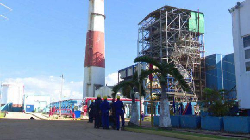 Laboran en termoeléctrica Antonio Guiteras para solucionar avería que provocó su salida del sistema
