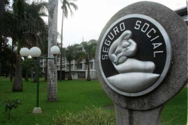 Empleados de seguros sociales en Costa Rica esperan por sus reclamos