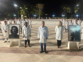 Saluda Díaz-Canel brigada médica cubana rumbo a Türkiye