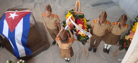 Rinden tributo a Martí y Fidel en el Día de las FAR