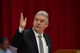 Cuba atenta a medidas económicas y sanitarias del gobierno