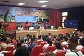 Juventud santiaguera en proceso asambleario previo a su Congreso